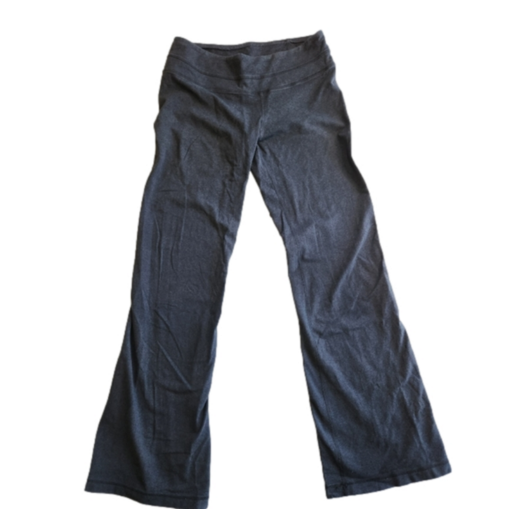 Lululemon Throw Back Pant in Grey (size 6)